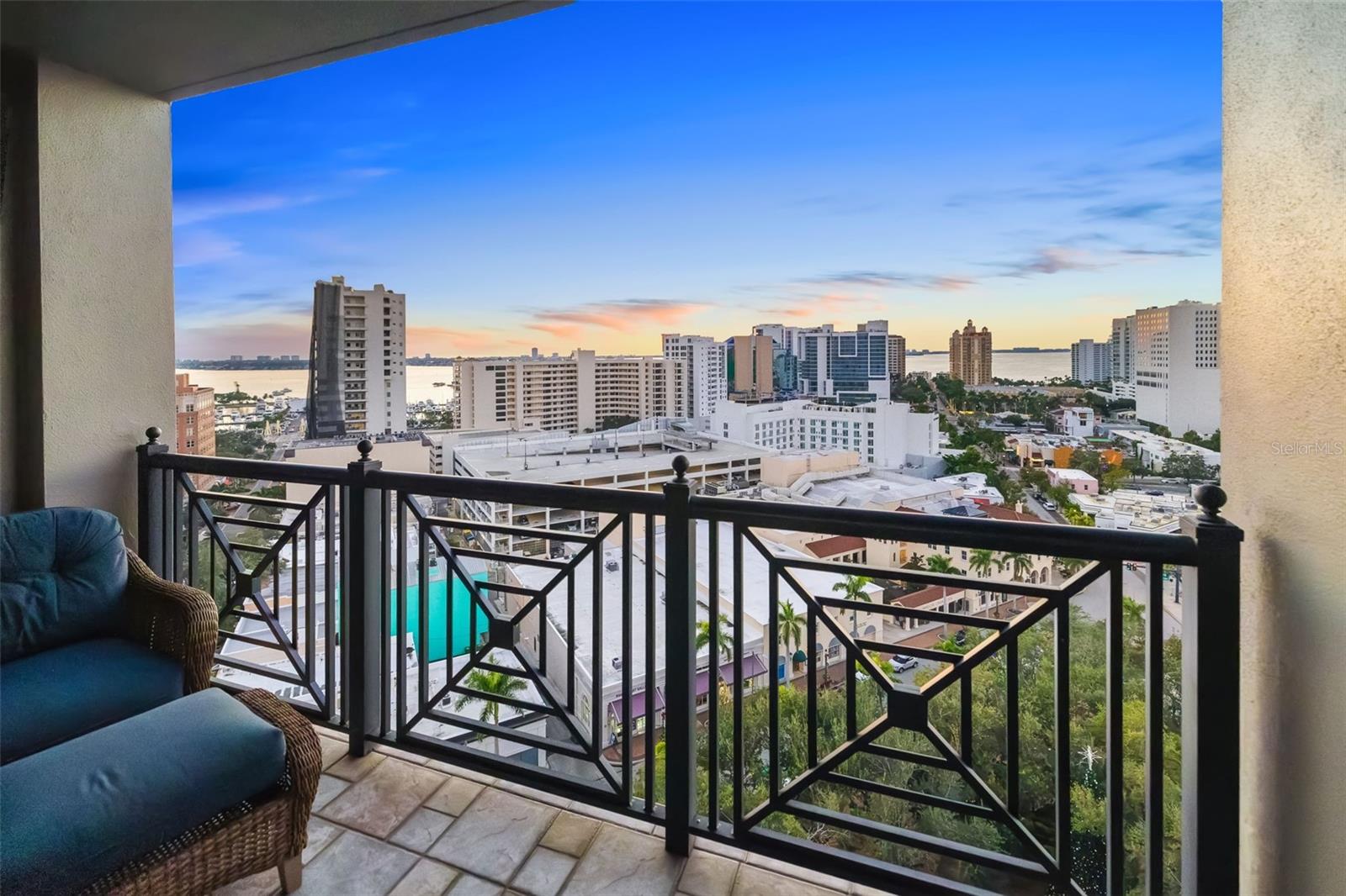 PLAZA AT 05 POINTS RESIDENCES - Residential