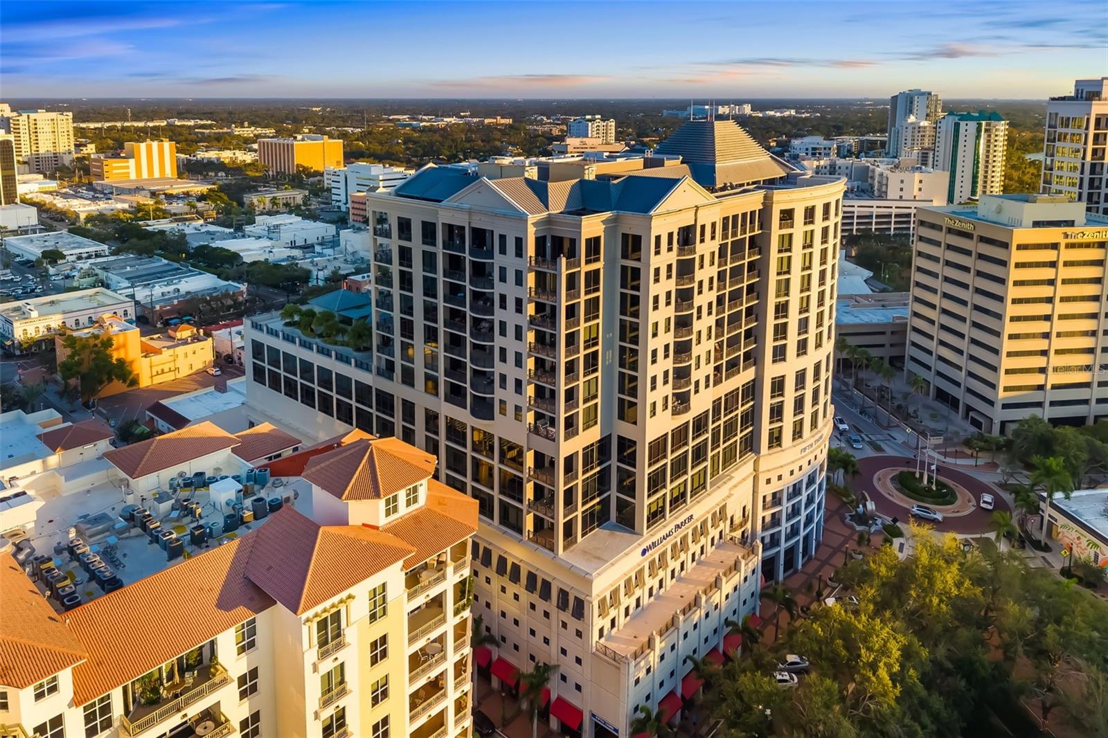 PLAZA AT 05 POINTS RESIDENCES - Residential