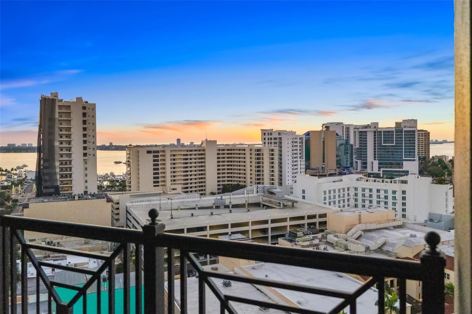 PLAZA AT 05 POINTS RESIDENCES - Residential