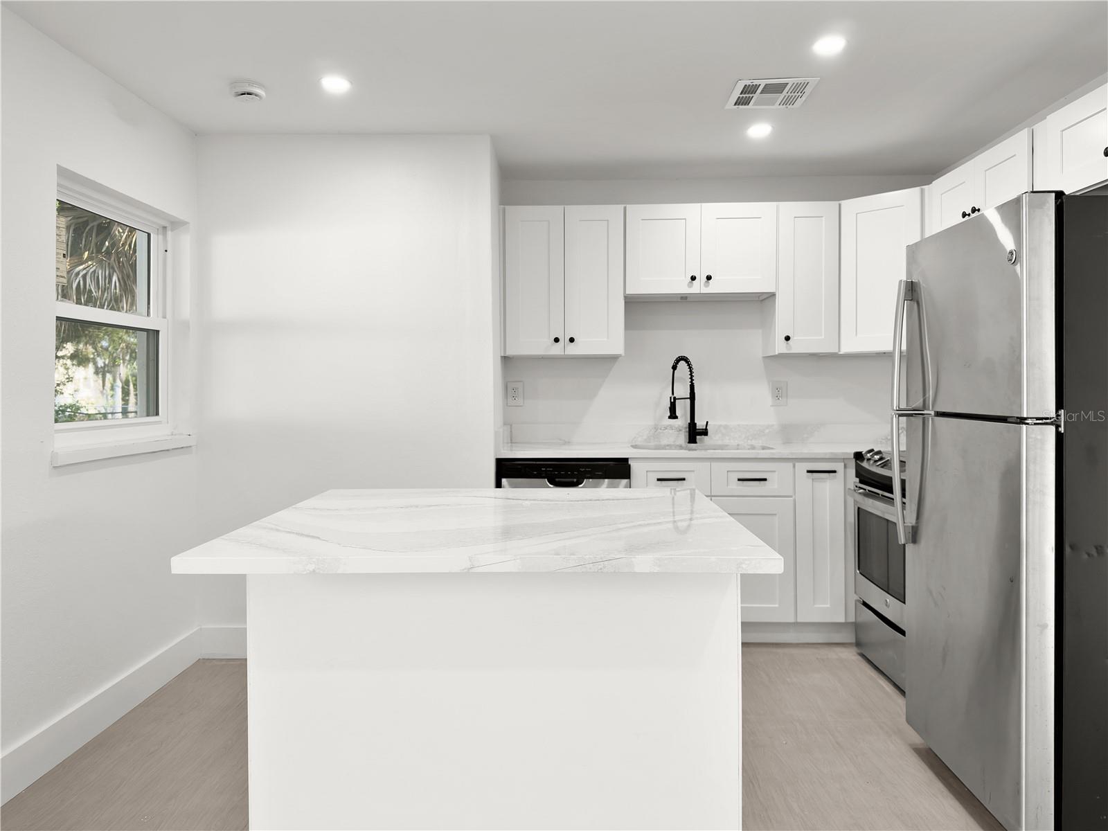 CEDAR POINT - Residential