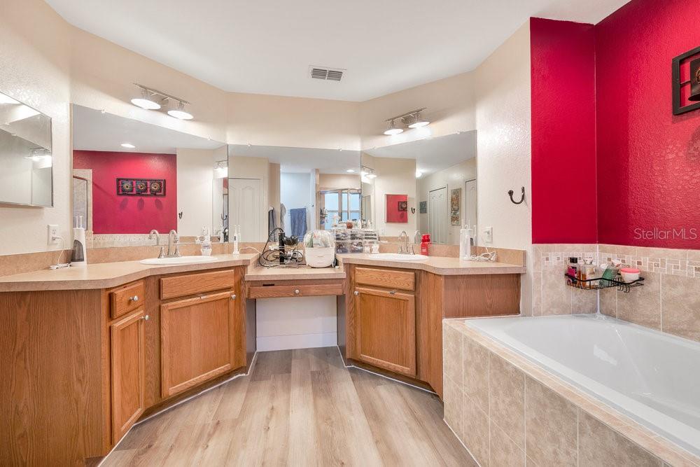 HALLAM PRESERVE EAST - Residential