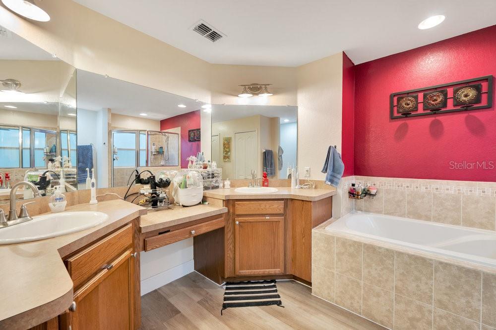 HALLAM PRESERVE EAST - Residential