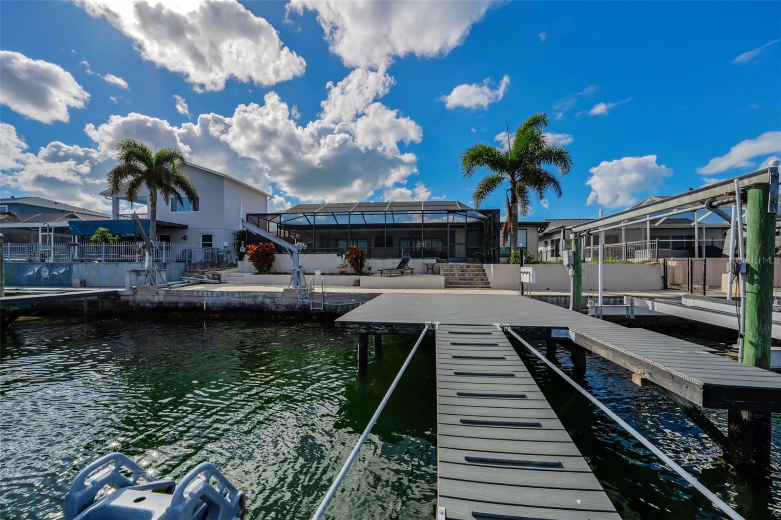 FLOR A MAR - Residential