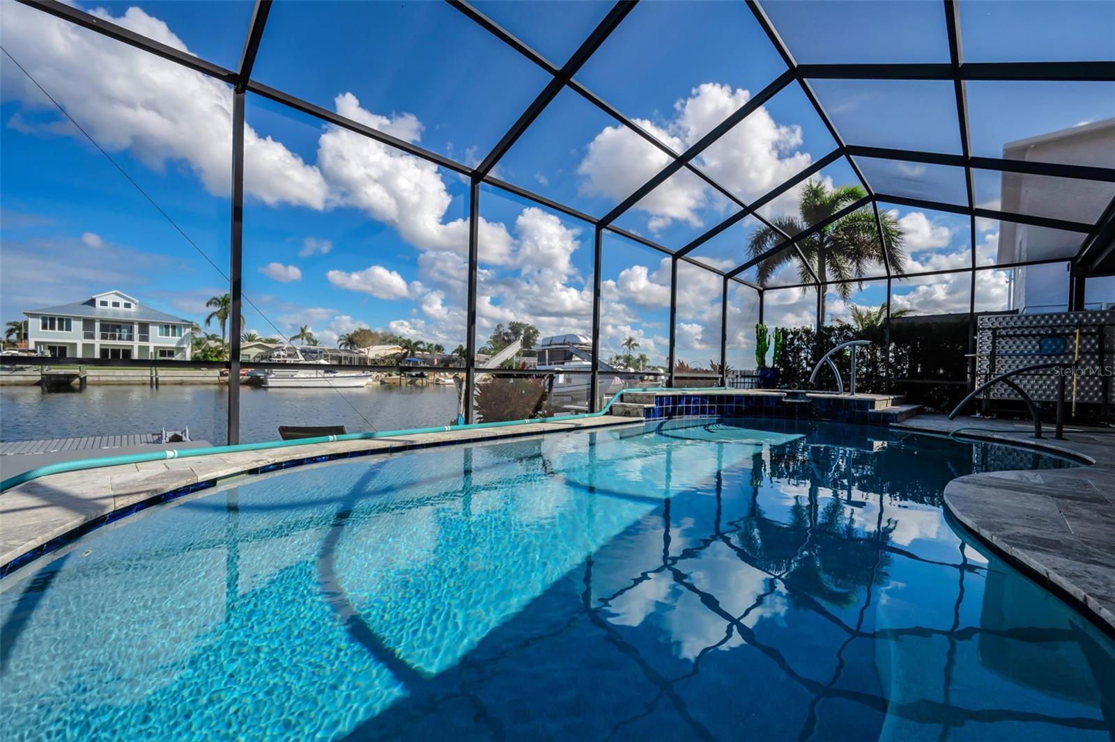 FLOR A MAR - Residential