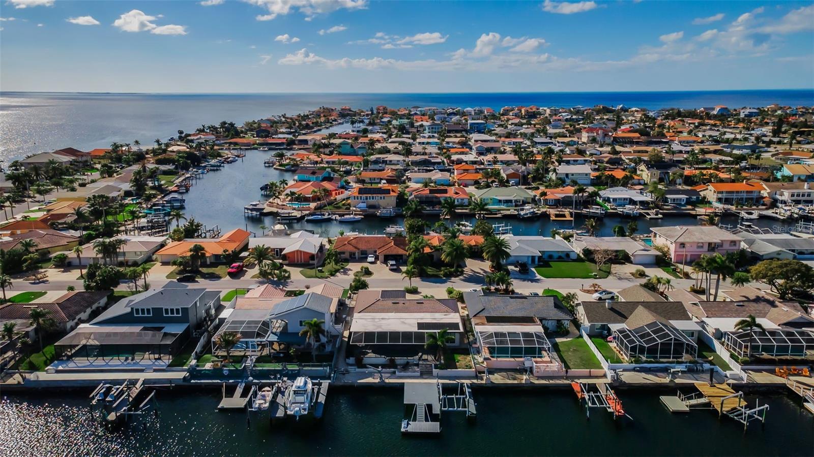 FLOR A MAR - Residential