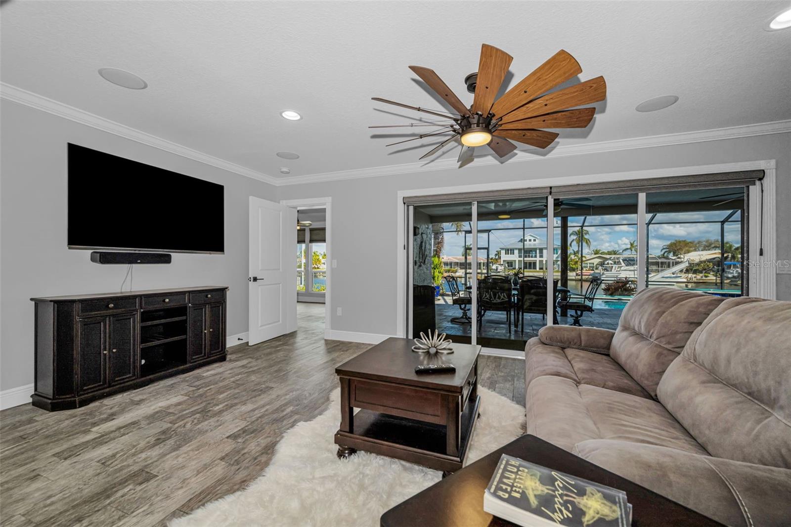 FLOR A MAR - Residential