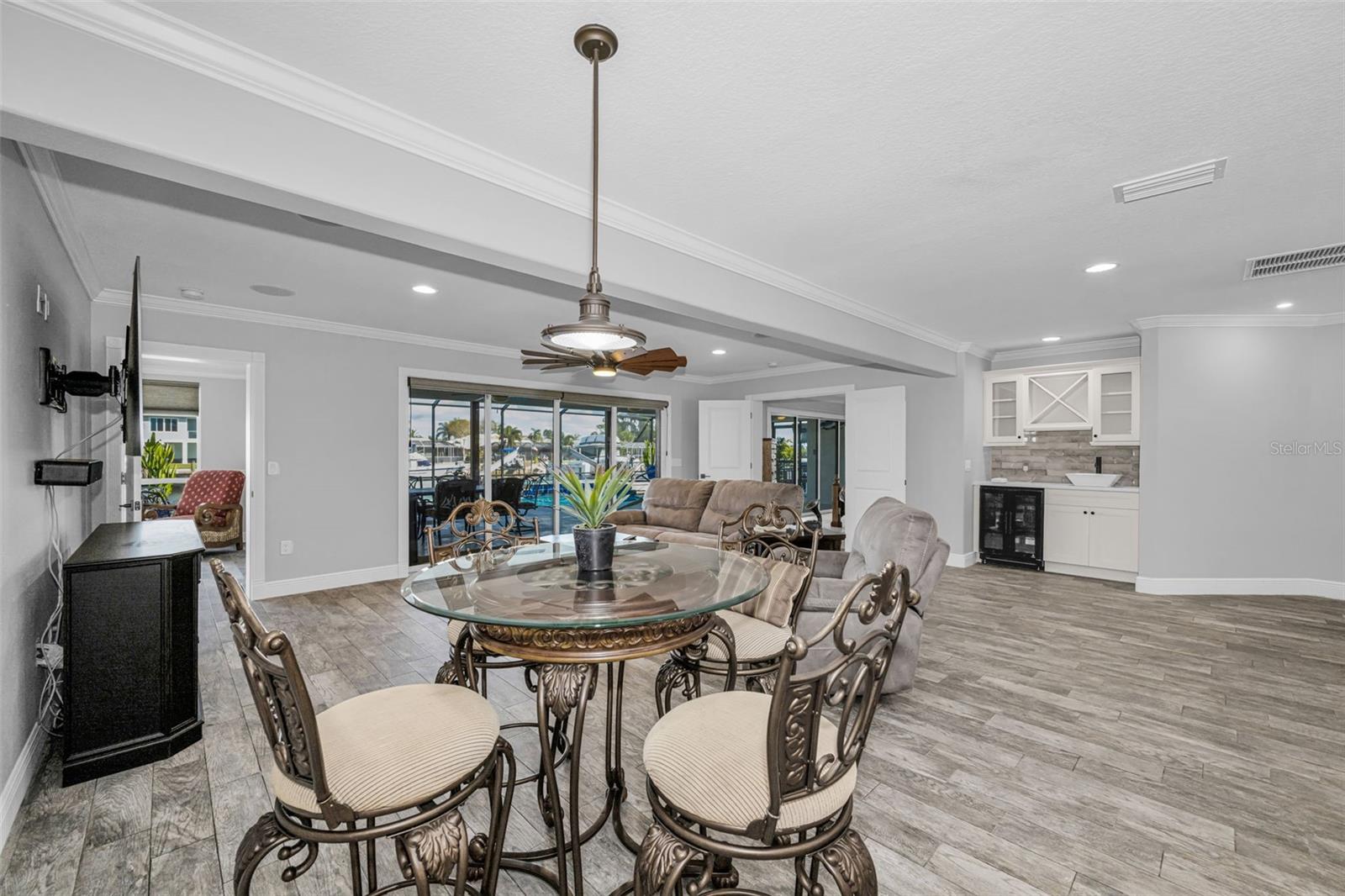 FLOR A MAR - Residential