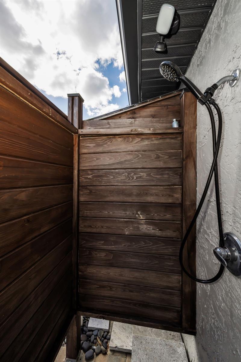 FLOR A MAR - Residential