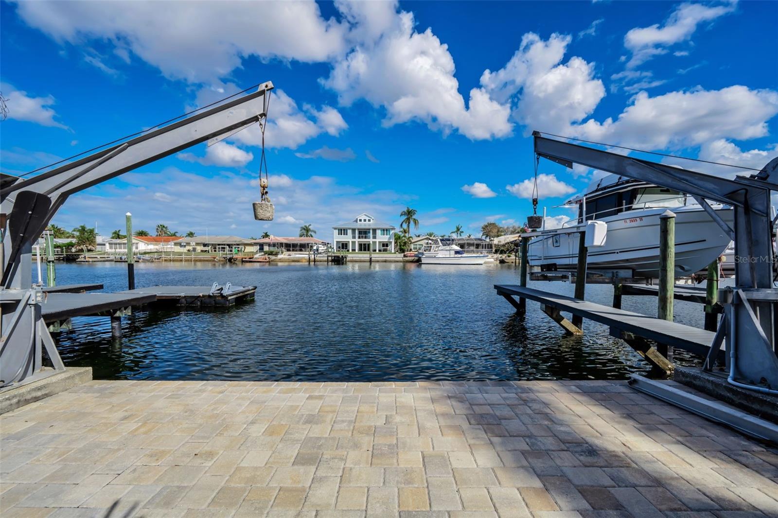 FLOR A MAR - Residential