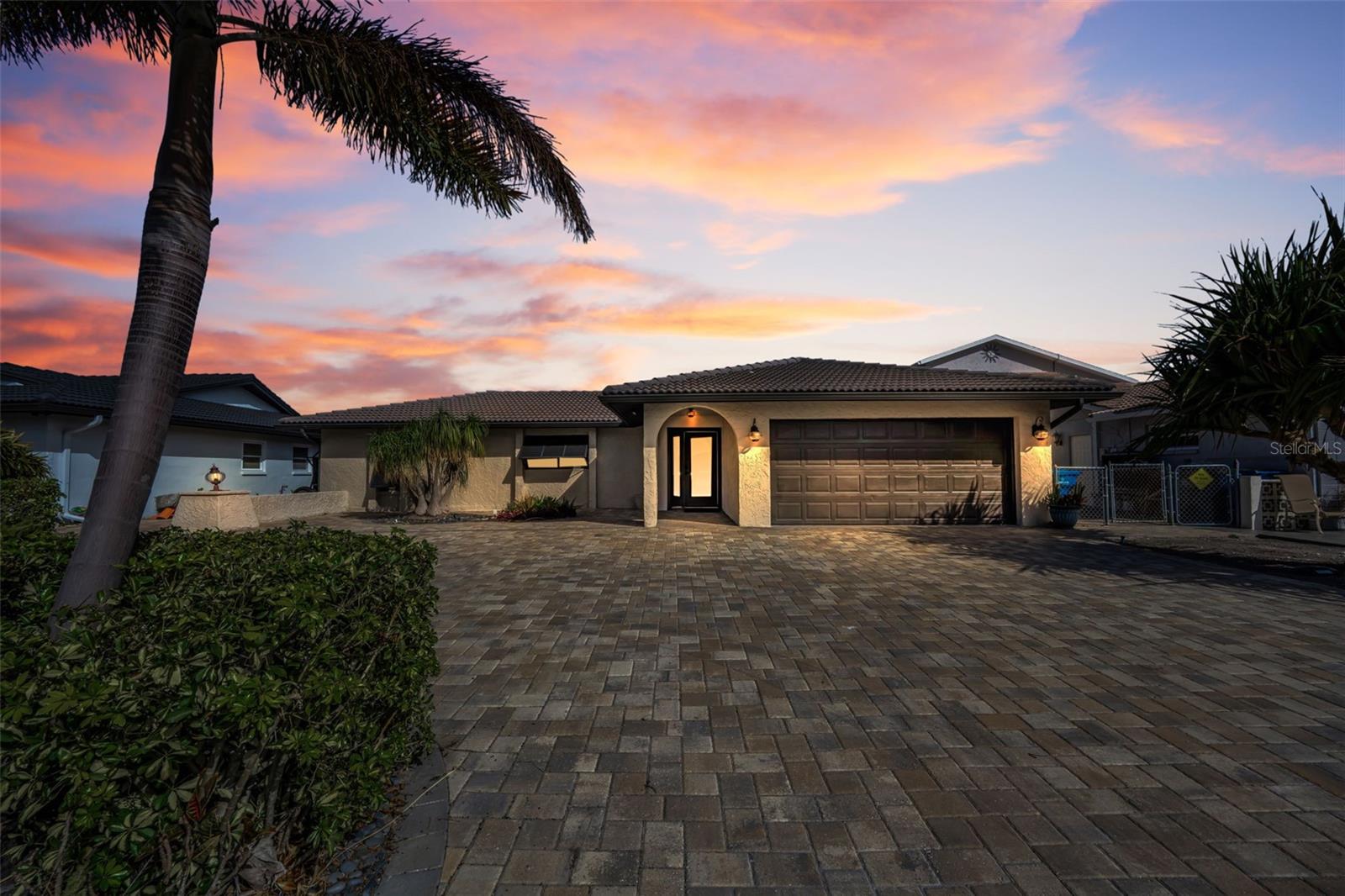 FLOR A MAR - Residential