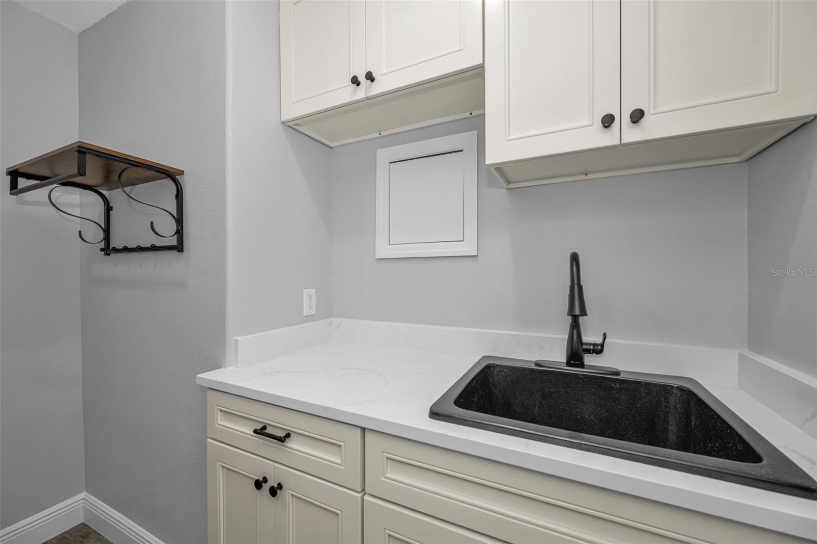 FLOR A MAR - Residential