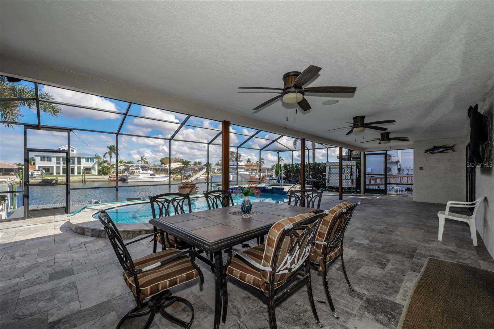 FLOR A MAR - Residential