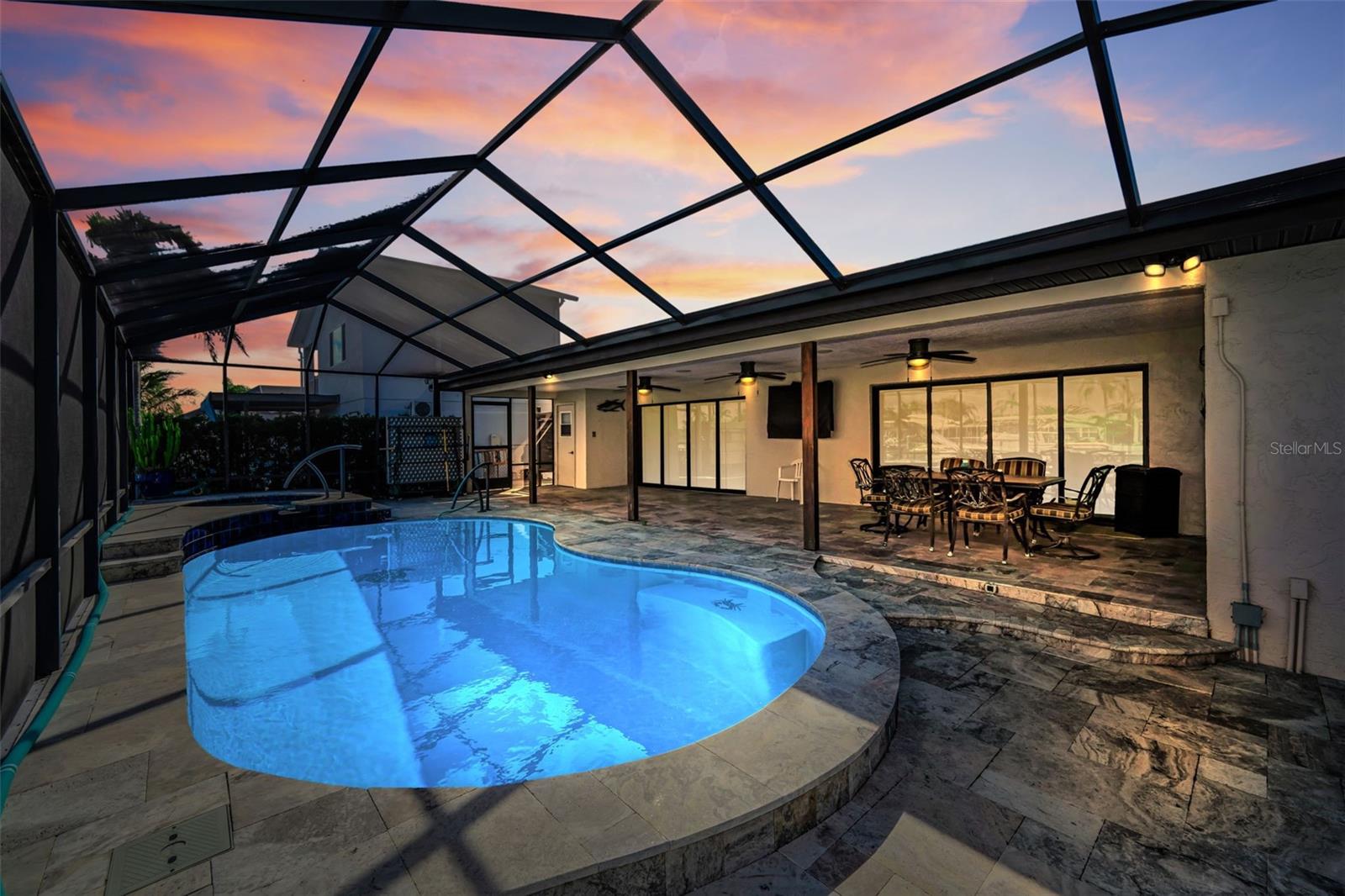 FLOR A MAR - Residential