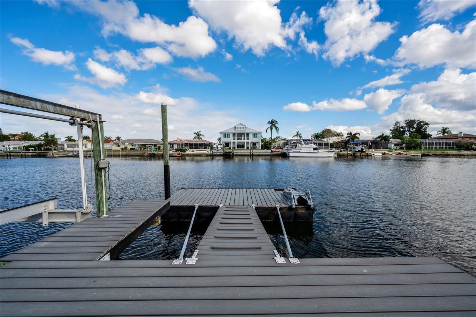 FLOR A MAR - Residential