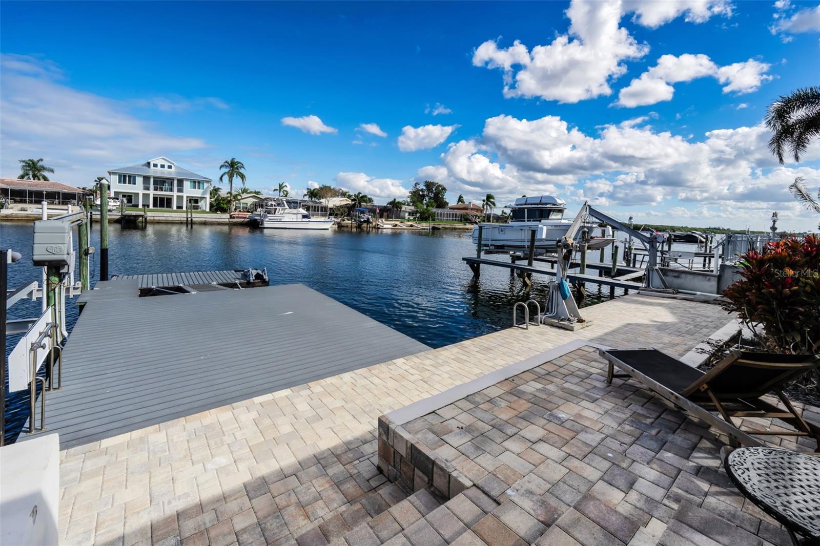 FLOR A MAR - Residential