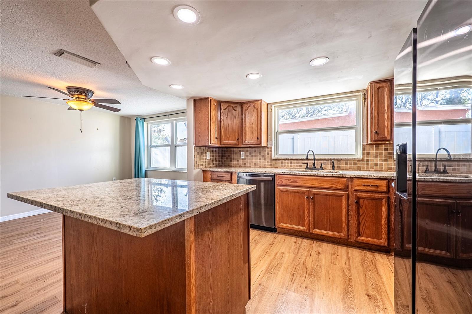 REGENCY PARK - Residential