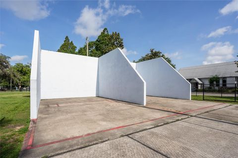 A home in DADE CITY