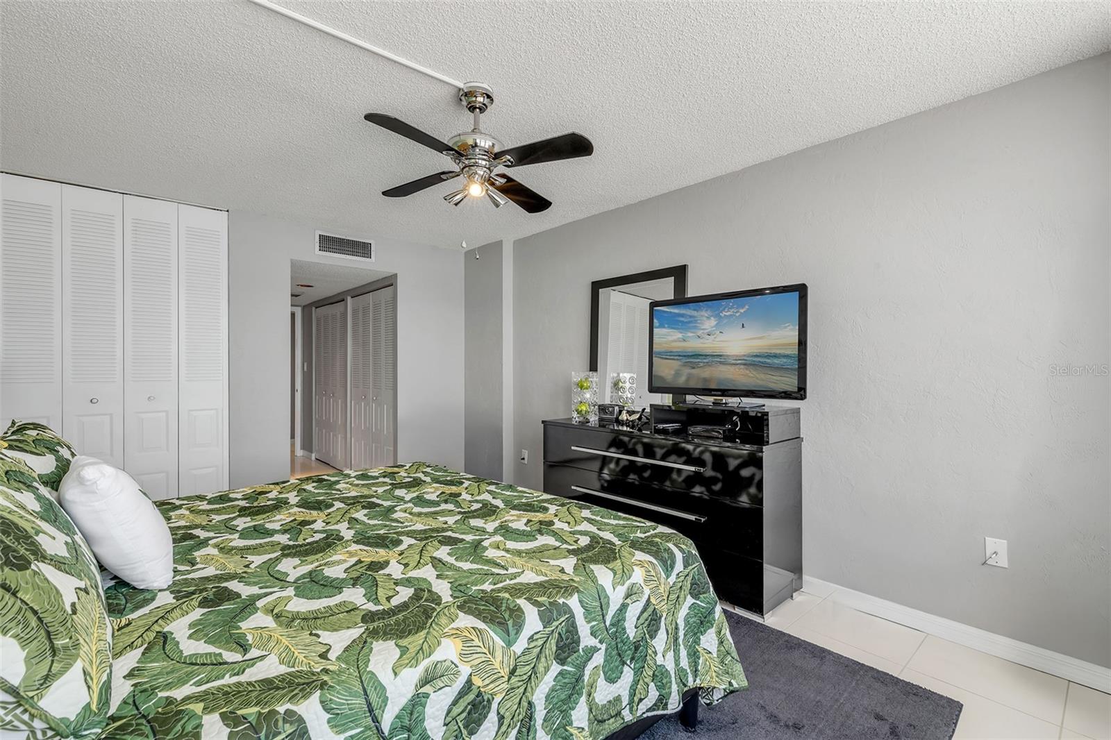 OCEANS 5 - Residential