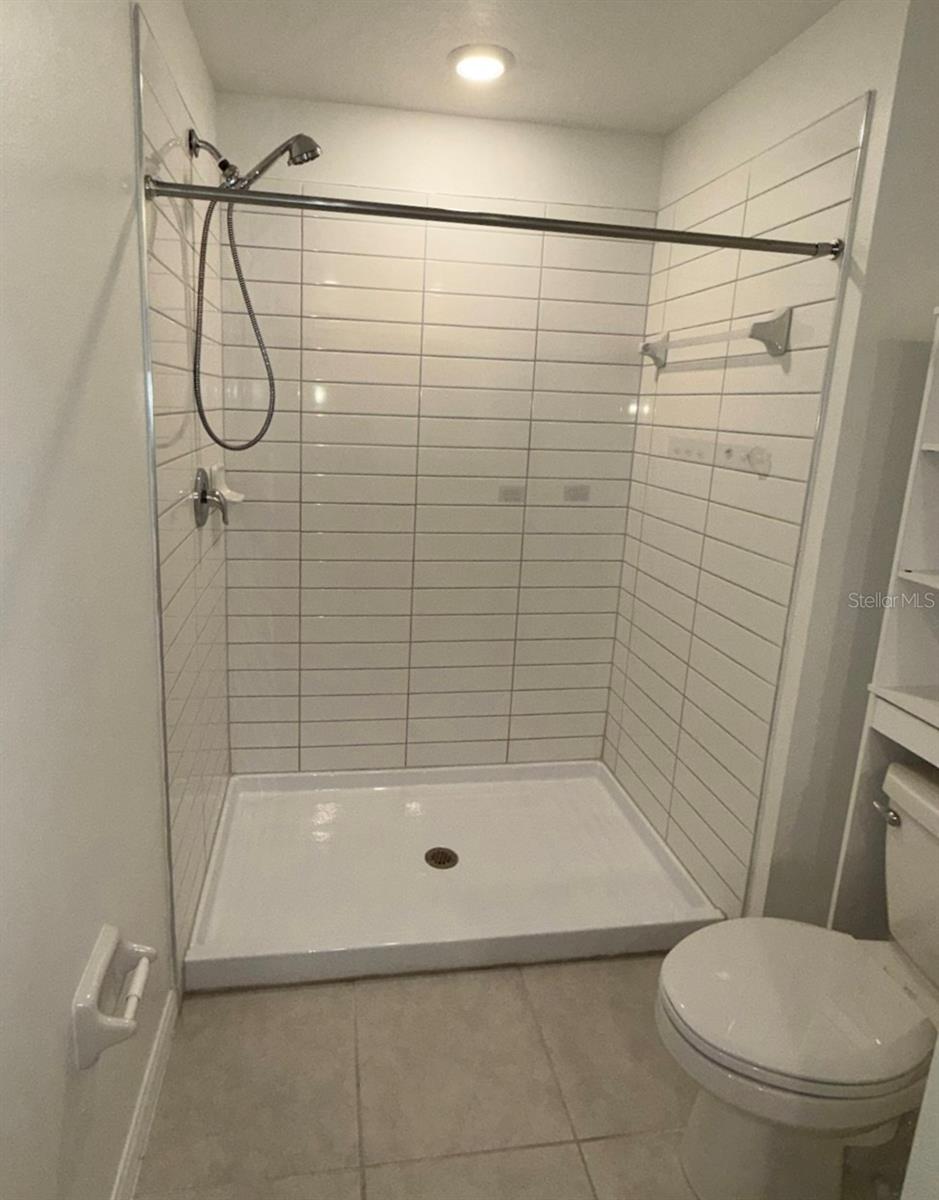 MIRADA PCLS 8A & 8B - Residential Lease