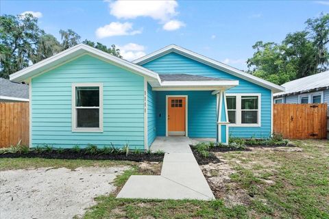 Photo of 1111 SE 2 Avenue, Gainesville, FL 32641 (MLS # GC532125)