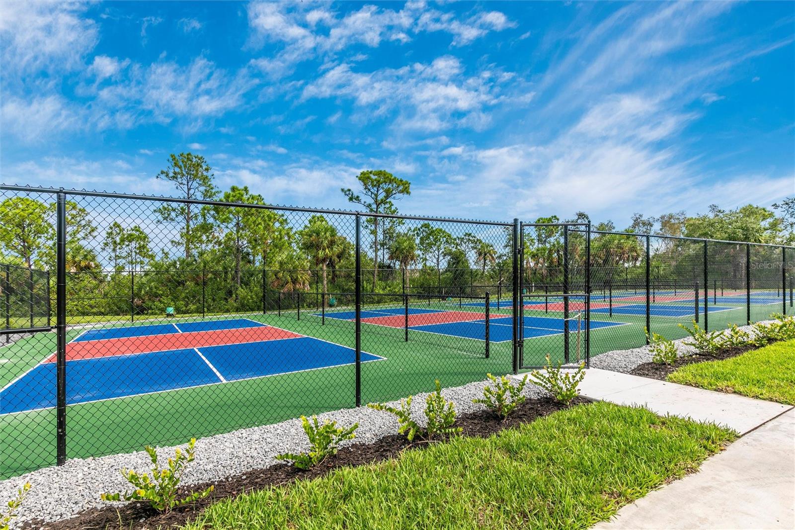 WELLEN PARK GOLF & COUNTRY CLUB - Residential