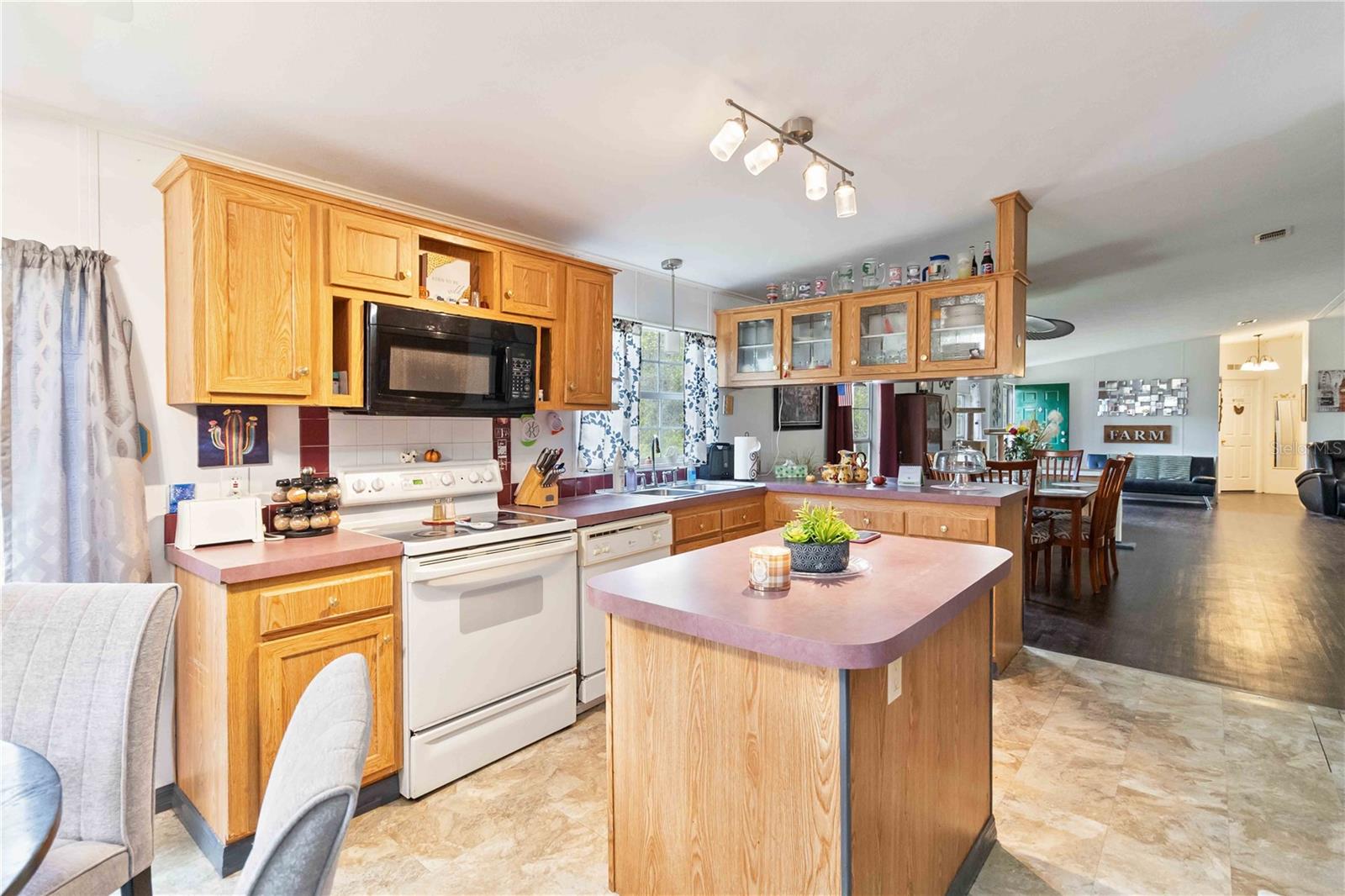 NEW EDEN ON THE LAKES UNIT 6 - Residential