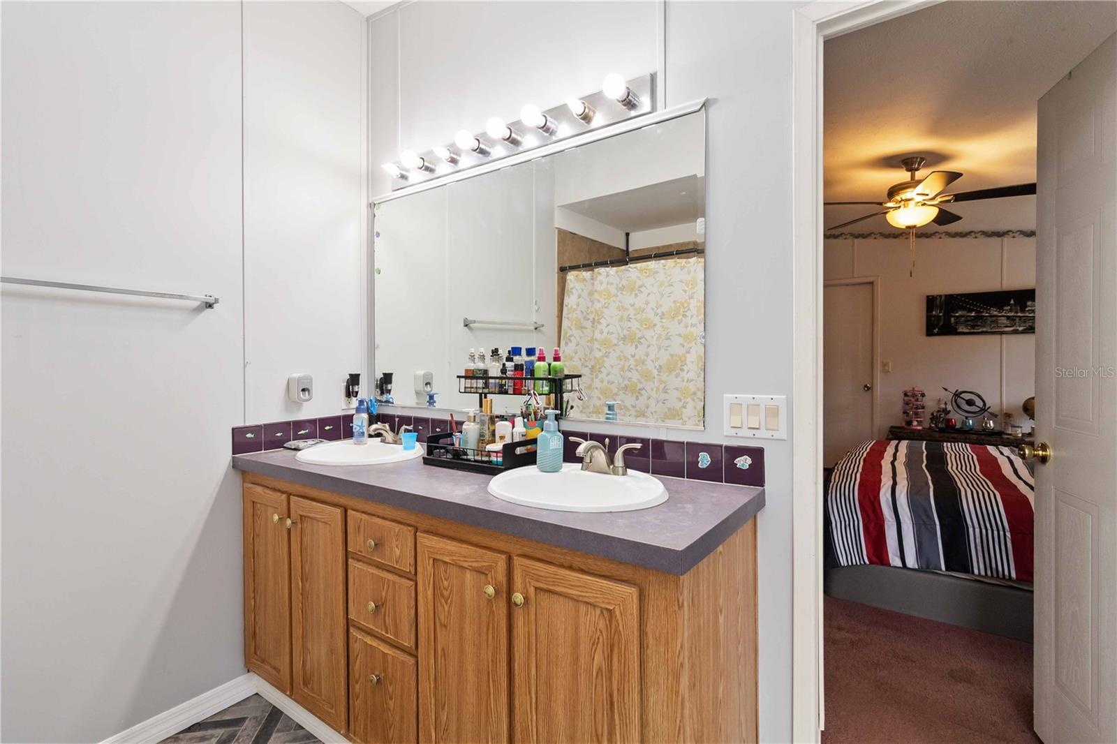 NEW EDEN ON THE LAKES UNIT 6 - Residential