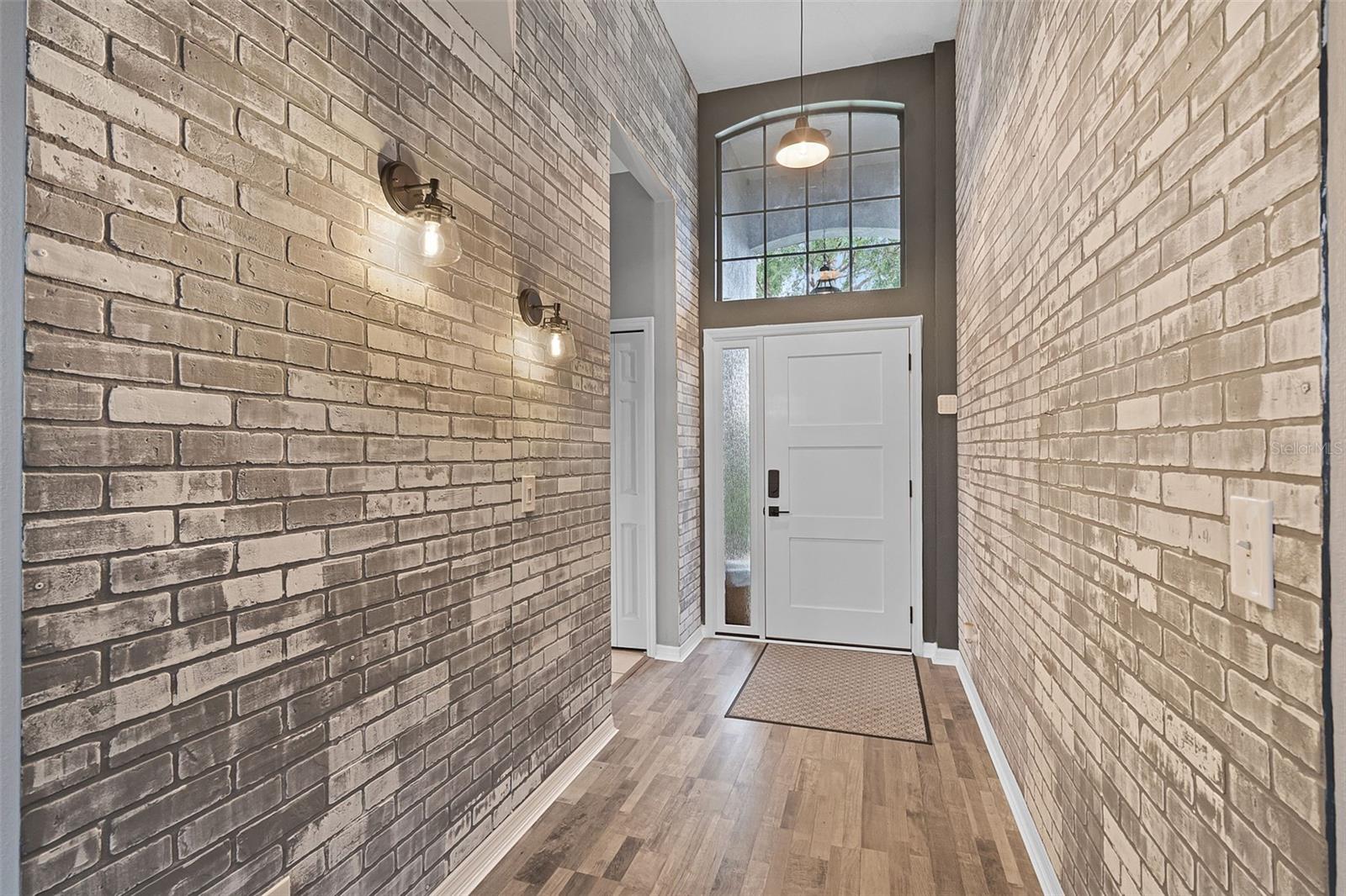 545 HARDWOOD CIRCLE
