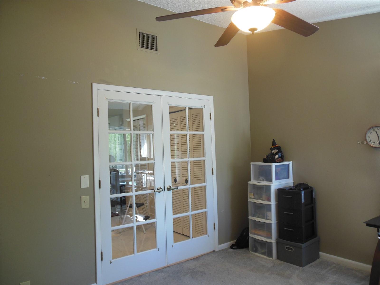 LANDMARK OAKS COND0 - Residential