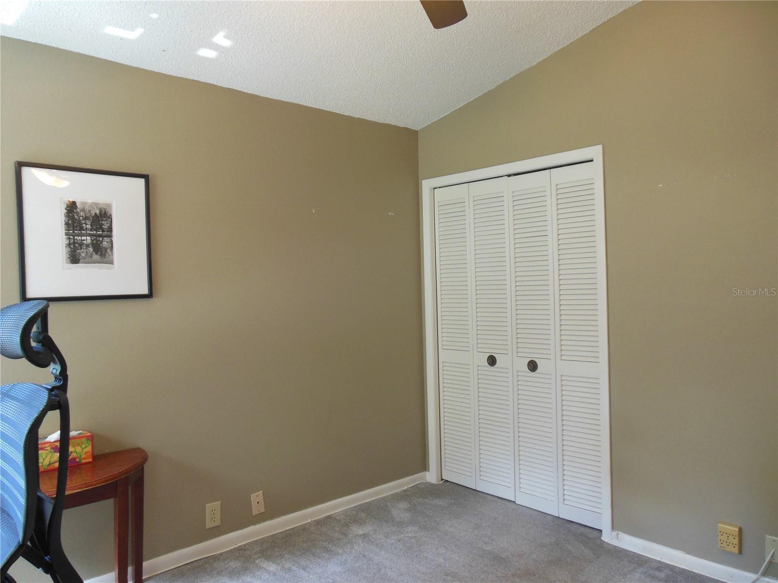 LANDMARK OAKS COND0 - Residential