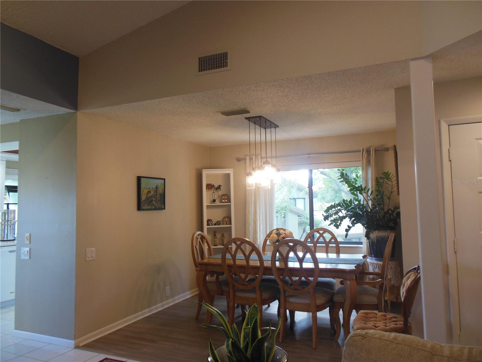 LANDMARK OAKS COND0 - Residential