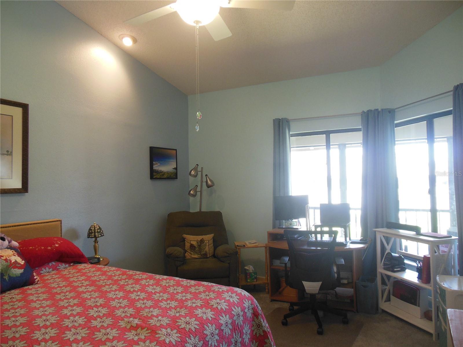 LANDMARK OAKS COND0 - Residential