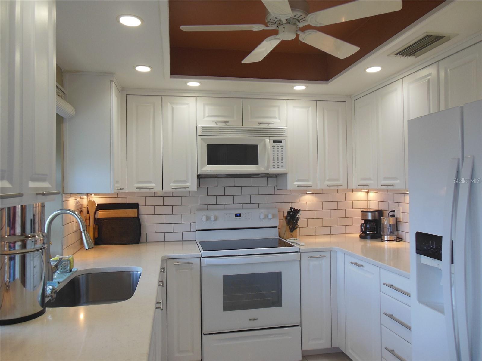 LANDMARK OAKS COND0 - Residential