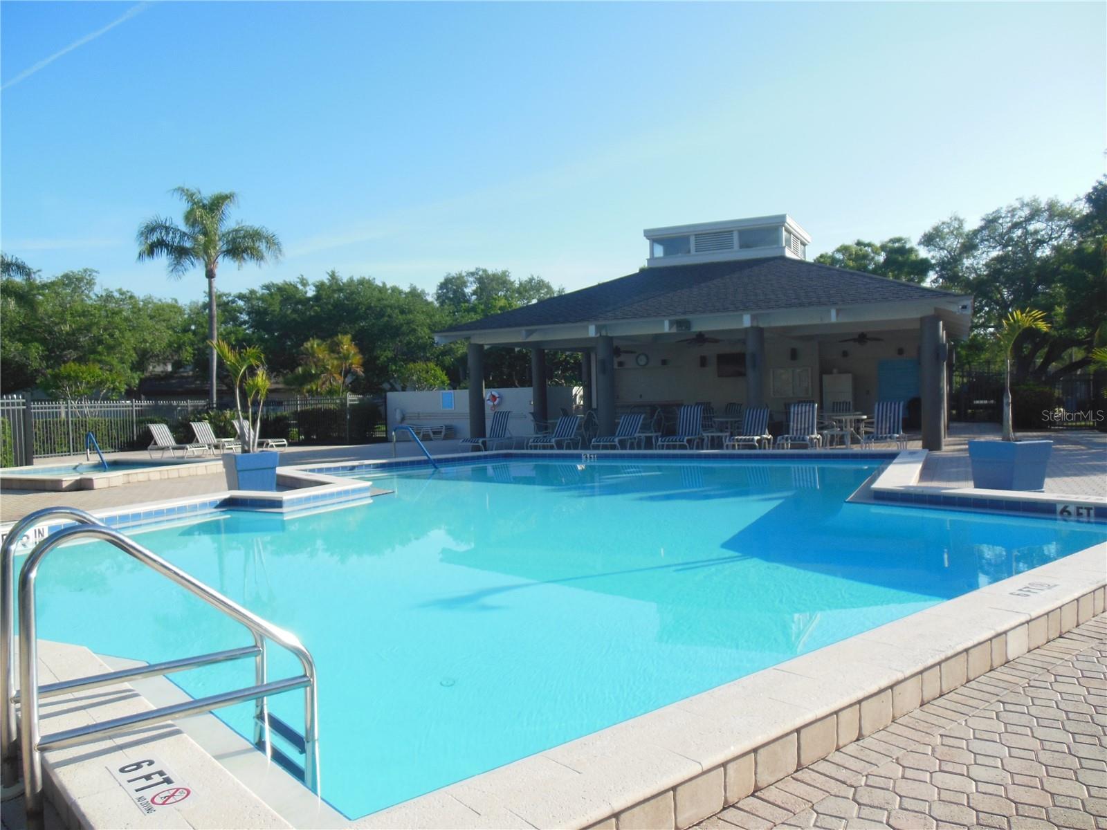 LANDMARK OAKS COND0 - Residential