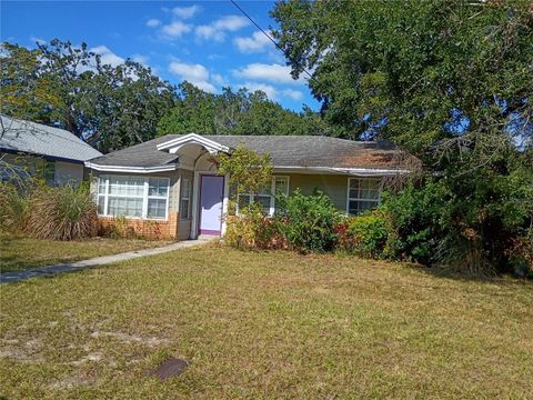 Photo of 705 W Idlewild Avenue, Tampa, FL 33604 (MLS # TB8447443)