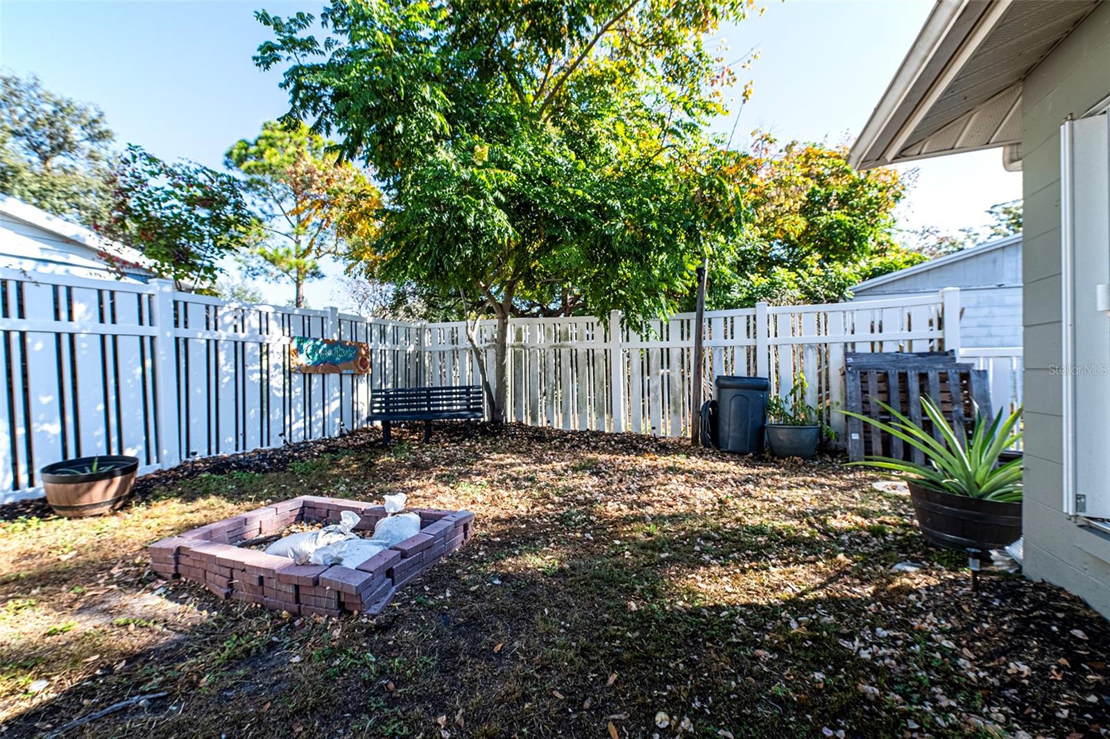 AUTUMN RUN - Residential