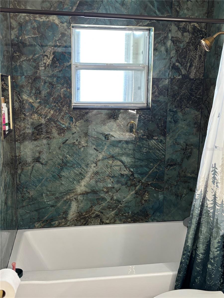 AUTUMN RUN - Residential