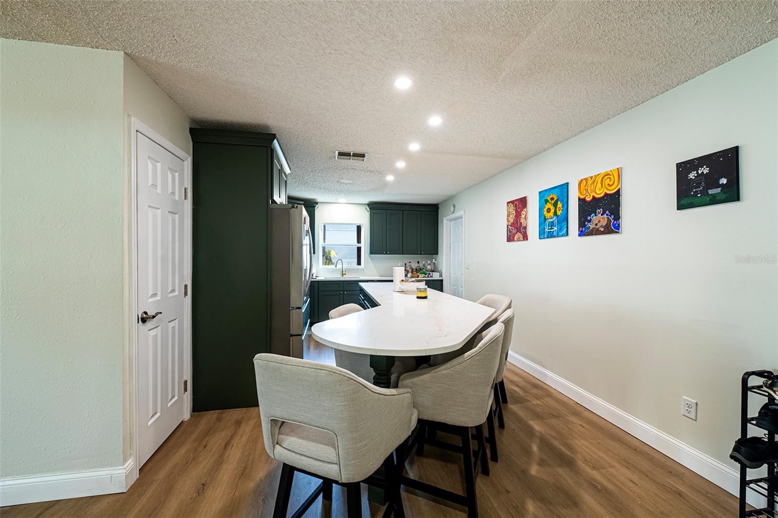 AUTUMN RUN - Residential