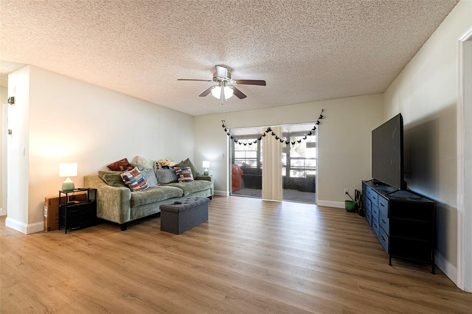 AUTUMN RUN - Residential