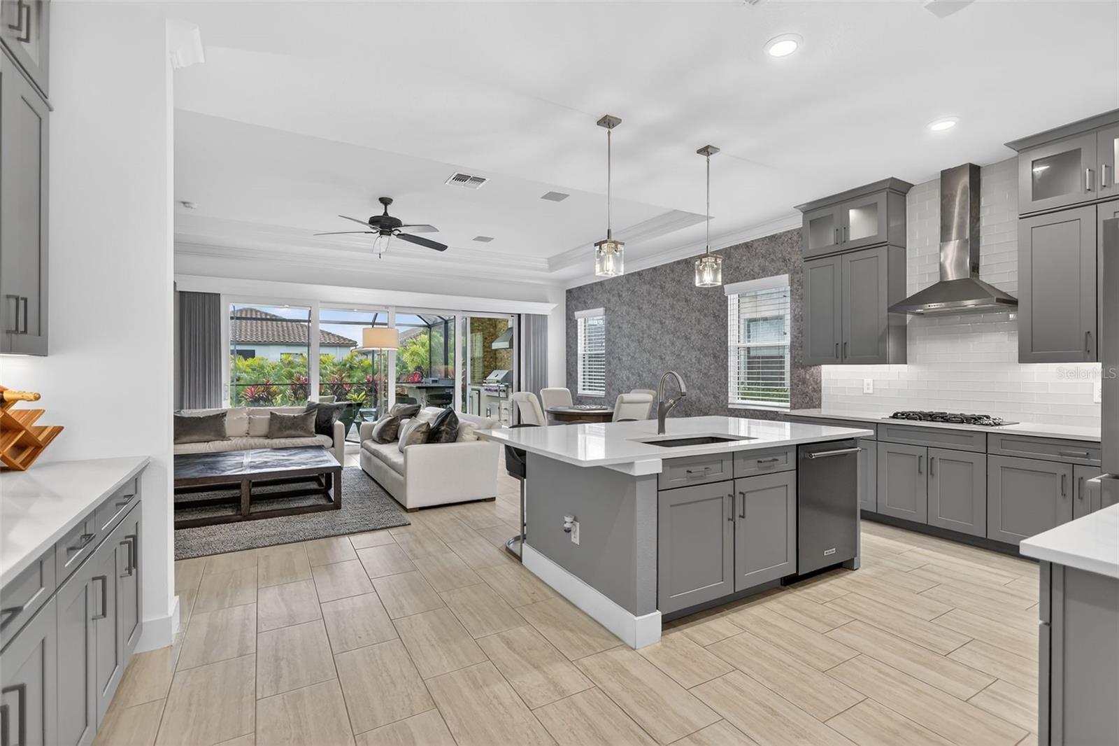 SANCTUARY COVE - Residential