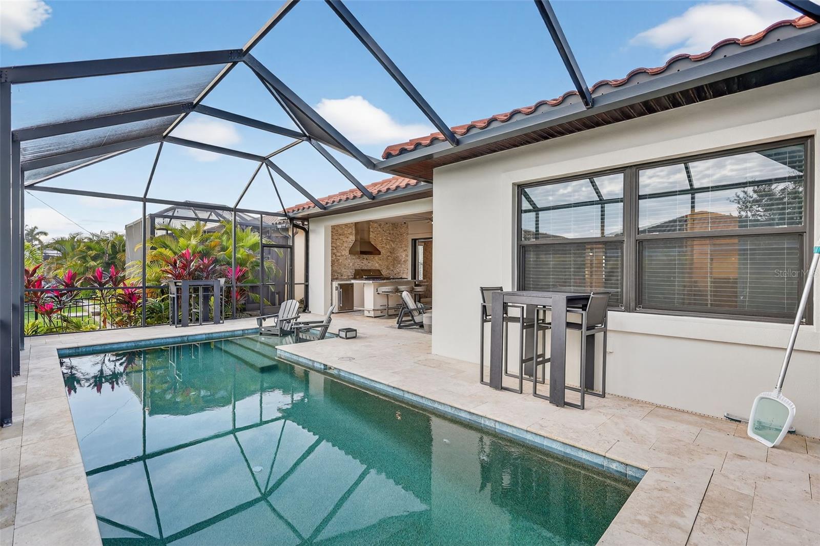 SANCTUARY COVE - Residential