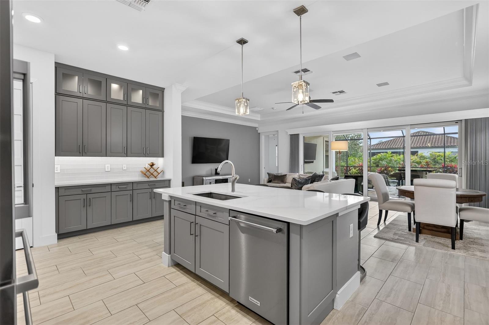 SANCTUARY COVE - Residential