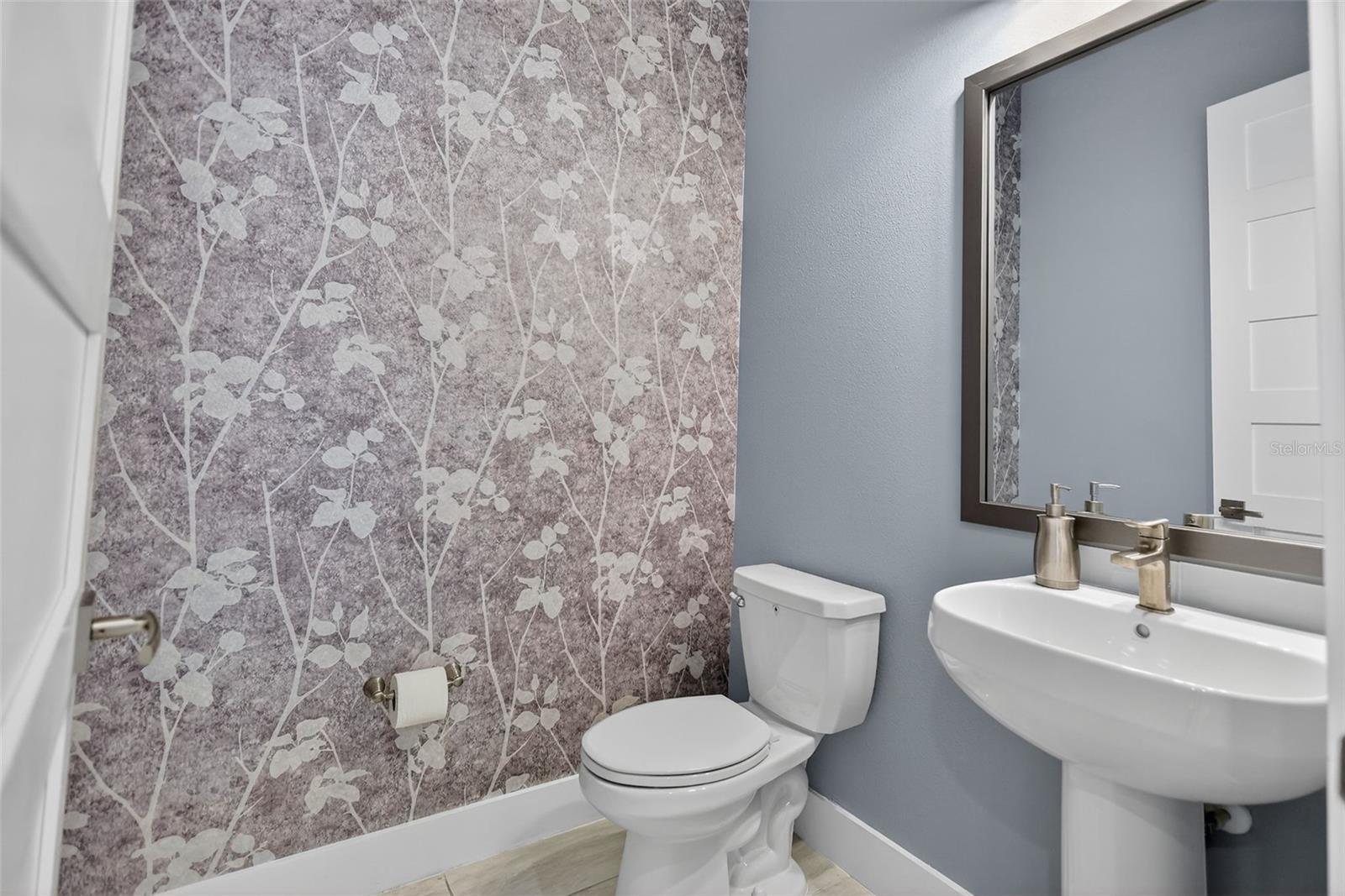 SANCTUARY COVE - Residential