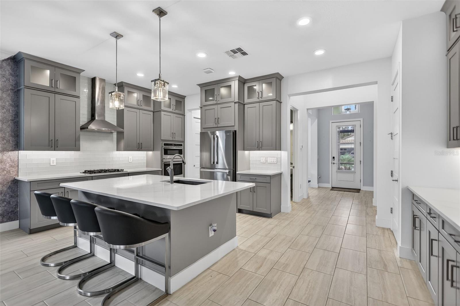 SANCTUARY COVE - Residential