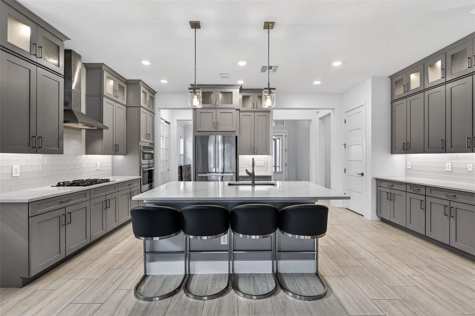 SANCTUARY COVE - Residential