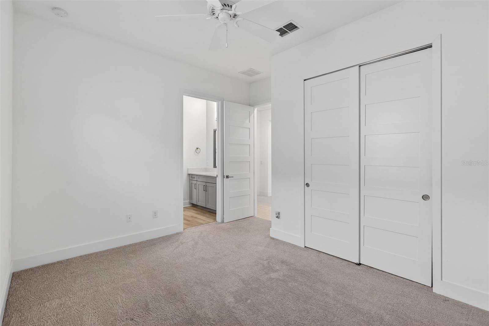 SANCTUARY COVE - Residential