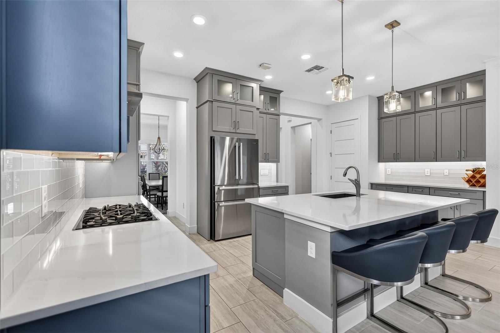 SANCTUARY COVE - Residential