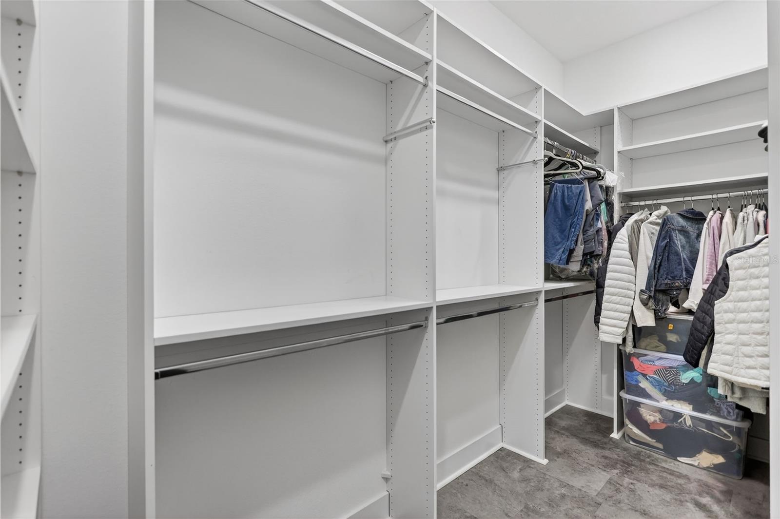 SANCTUARY COVE - Residential