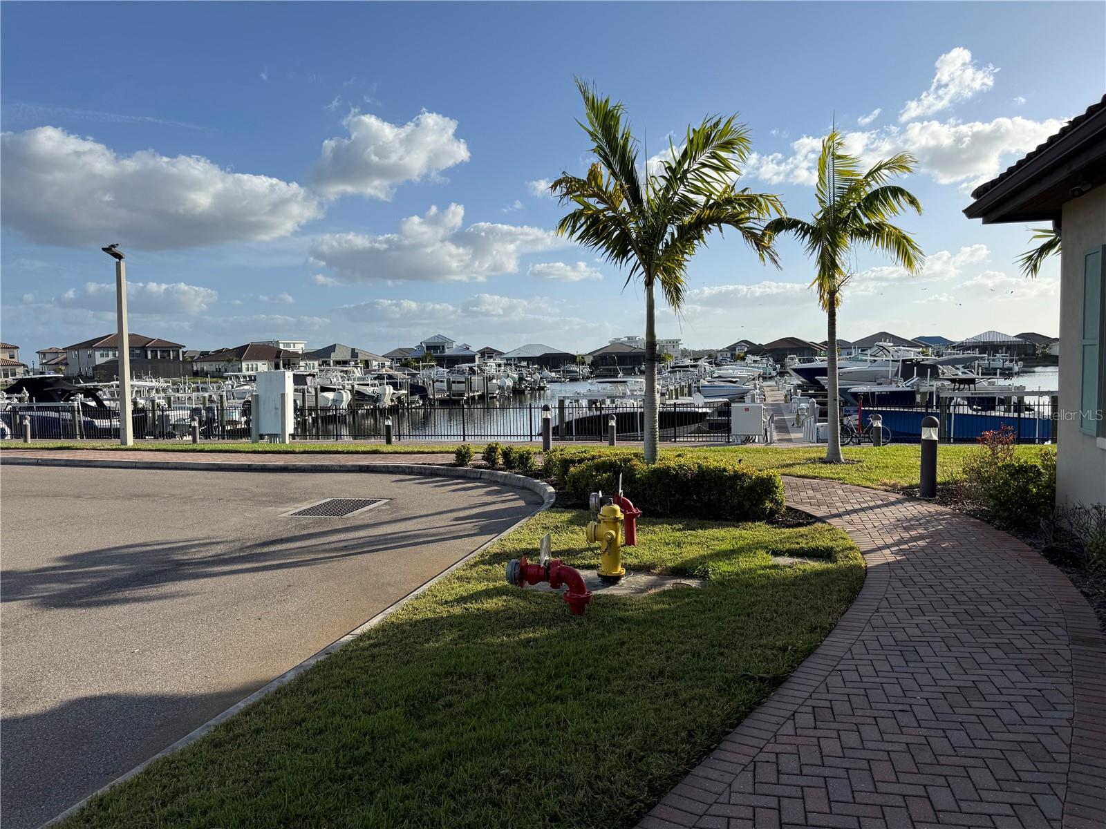 SANCTUARY COVE - Residential