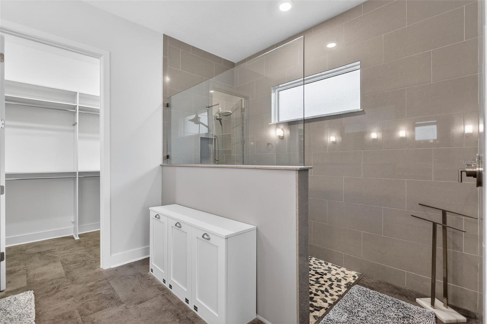 SANCTUARY COVE - Residential